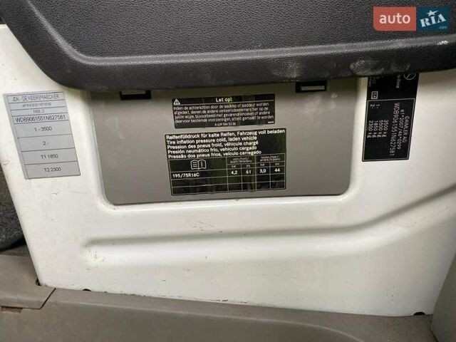 Белый Мерседес Sprinter, объемом двигателя 2.2 л и пробегом 112 тыс. км за 24950 $, фото 4 на Automoto.ua