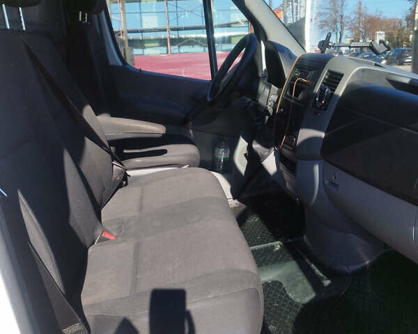 Белый Мерседес Sprinter, объемом двигателя 2.14 л и пробегом 450 тыс. км за 16500 $, фото 10 на Automoto.ua