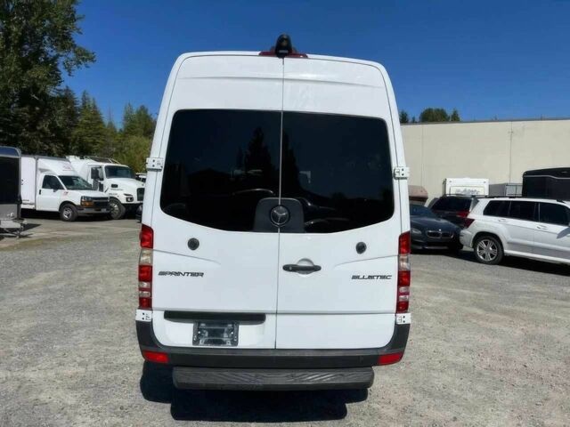 Белый Мерседес Sprinter, объемом двигателя 2 л и пробегом 119 тыс. км за 13800 $, фото 7 на Automoto.ua