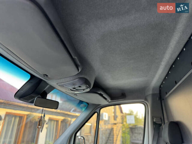 Белый Мерседес Sprinter, объемом двигателя 2.1 л и пробегом 385 тыс. км за 14999 $, фото 31 на Automoto.ua