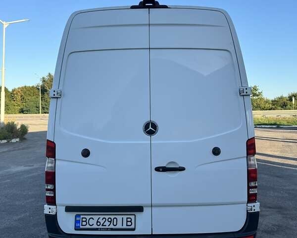 Белый Мерседес Sprinter, объемом двигателя 2.1 л и пробегом 325 тыс. км за 15999 $, фото 13 на Automoto.ua