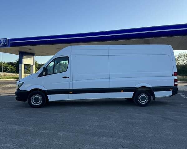 Белый Мерседес Sprinter, объемом двигателя 2.1 л и пробегом 325 тыс. км за 15999 $, фото 7 на Automoto.ua