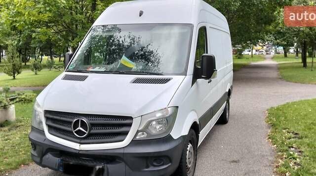 Белый Мерседес Sprinter, объемом двигателя 2.14 л и пробегом 370 тыс. км за 17000 $, фото 3 на Automoto.ua