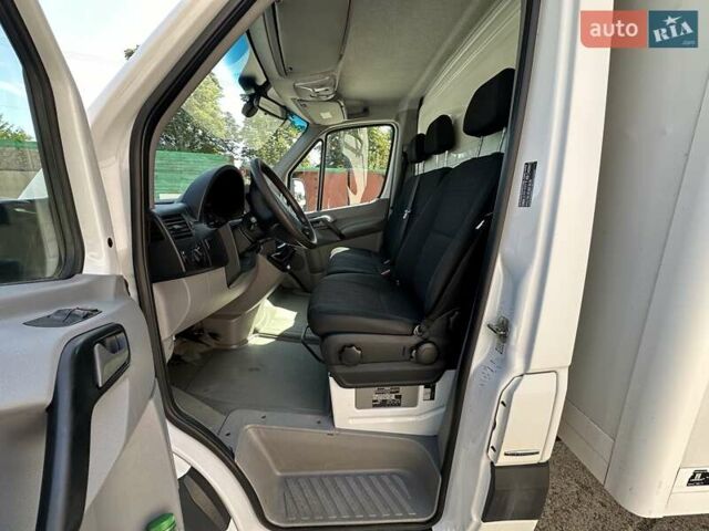 Белый Мерседес Sprinter, объемом двигателя 2.14 л и пробегом 134 тыс. км за 22500 $, фото 9 на Automoto.ua