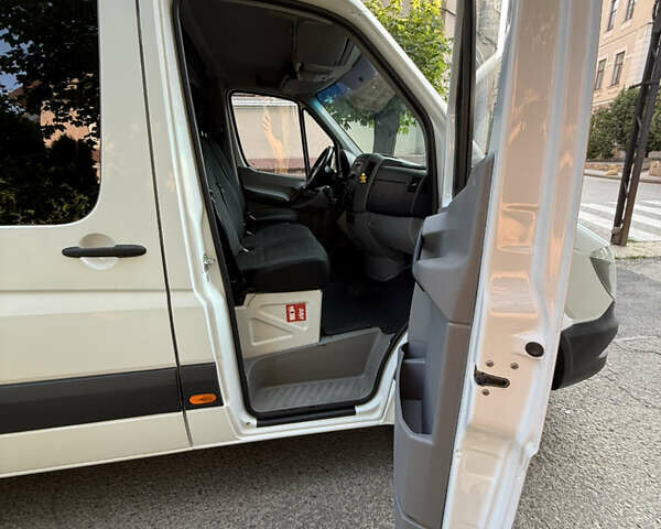 Белый Мерседес Sprinter, объемом двигателя 2.1 л и пробегом 303 тыс. км за 16500 $, фото 5 на Automoto.ua