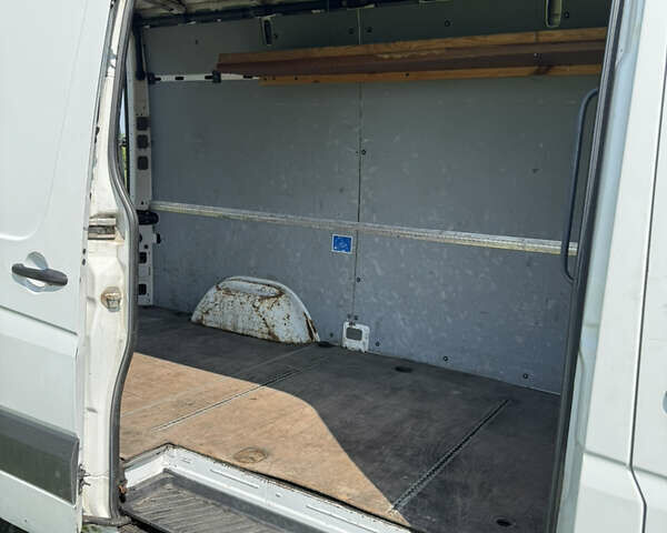 Белый Мерседес Sprinter, объемом двигателя 2.14 л и пробегом 382 тыс. км за 11500 $, фото 6 на Automoto.ua