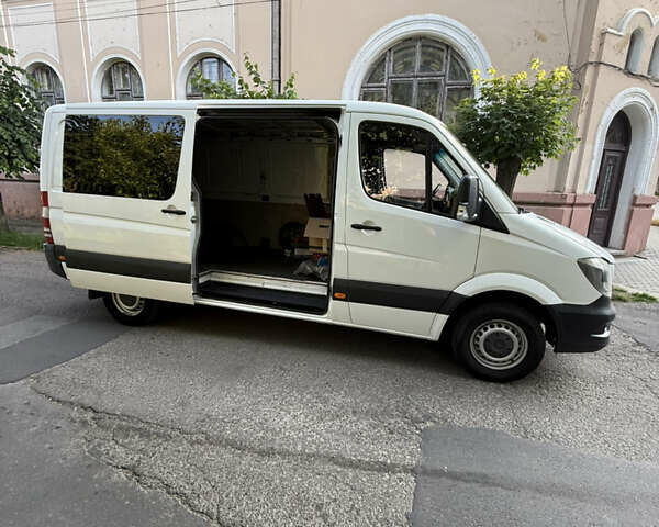 Белый Мерседес Sprinter, объемом двигателя 2.1 л и пробегом 303 тыс. км за 16500 $, фото 7 на Automoto.ua