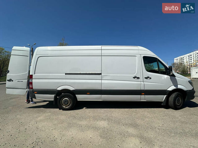 Белый Мерседес Sprinter, объемом двигателя 2.1 л и пробегом 1000 тыс. км за 19000 $, фото 2 на Automoto.ua