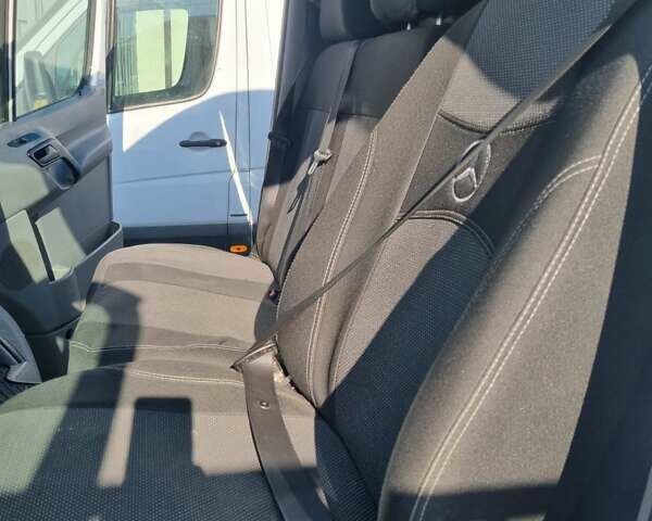 Белый Мерседес Sprinter, объемом двигателя 2.14 л и пробегом 425 тыс. км за 13400 $, фото 5 на Automoto.ua