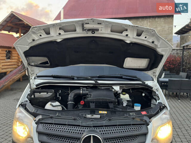 Белый Мерседес Sprinter, объемом двигателя 2.1 л и пробегом 431 тыс. км за 16499 $, фото 30 на Automoto.ua