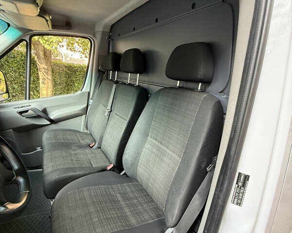 Белый Мерседес Sprinter, объемом двигателя 2.1 л и пробегом 303 тыс. км за 16500 $, фото 23 на Automoto.ua