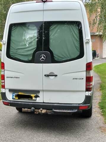Белый Мерседес Sprinter, объемом двигателя 2.14 л и пробегом 370 тыс. км за 17000 $, фото 4 на Automoto.ua