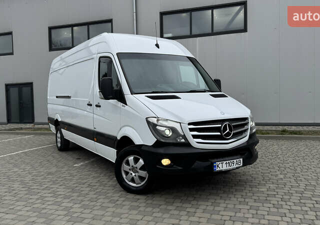 Белый Мерседес Sprinter, объемом двигателя 3 л и пробегом 440 тыс. км за 28500 $, фото 1 на Automoto.ua