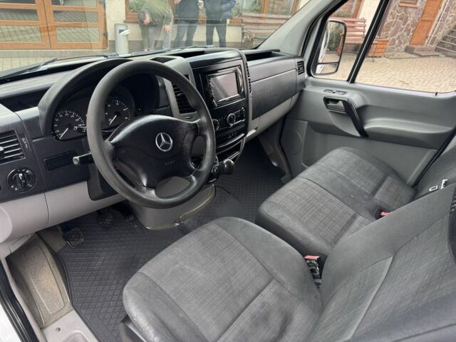 Белый Мерседес Sprinter, объемом двигателя 0 л и пробегом 564 тыс. км за 21999 $, фото 10 на Automoto.ua