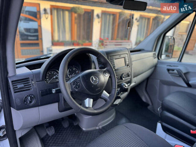 Белый Мерседес Sprinter, объемом двигателя 2.1 л и пробегом 385 тыс. км за 14999 $, фото 30 на Automoto.ua
