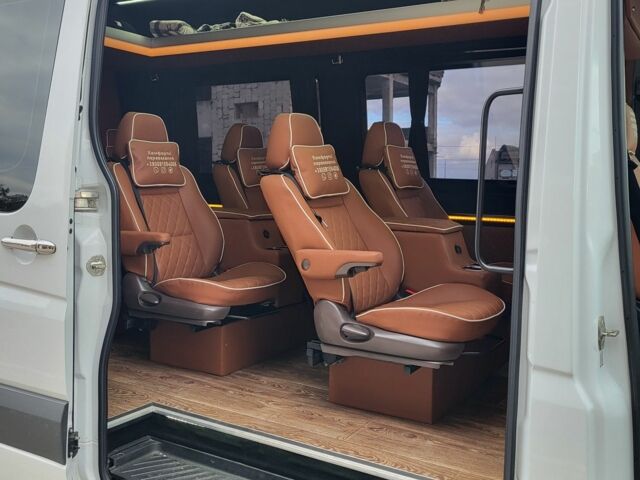 Белый Мерседес Sprinter, объемом двигателя 2.1 л и пробегом 330 тыс. км за 38999 $, фото 3 на Automoto.ua