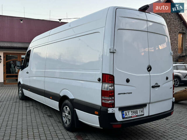 Белый Мерседес Sprinter, объемом двигателя 2.1 л и пробегом 431 тыс. км за 16499 $, фото 4 на Automoto.ua