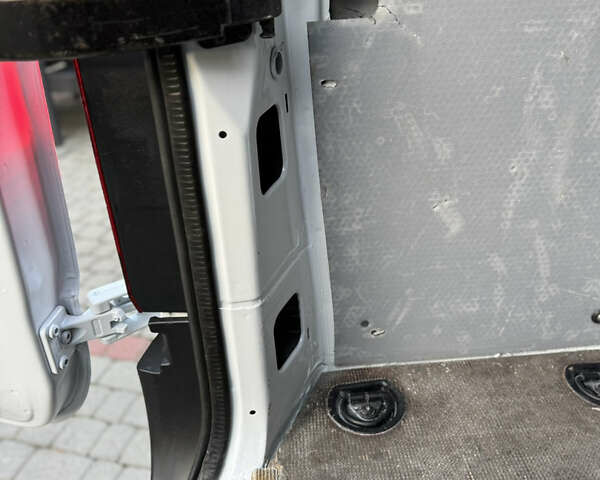 Белый Мерседес Sprinter, объемом двигателя 2.1 л и пробегом 385 тыс. км за 14999 $, фото 62 на Automoto.ua