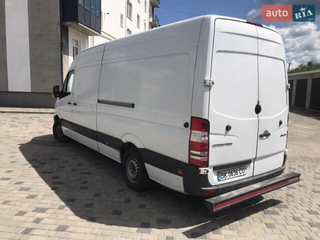 Белый Мерседес Sprinter, объемом двигателя 2.1 л и пробегом 546 тыс. км за 13200 $, фото 5 на Automoto.ua