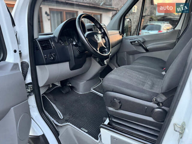 Белый Мерседес Sprinter, объемом двигателя 2.1 л и пробегом 431 тыс. км за 16499 $, фото 35 на Automoto.ua