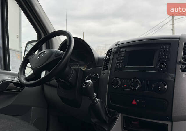 Белый Мерседес Sprinter, объемом двигателя 3 л и пробегом 440 тыс. км за 28500 $, фото 32 на Automoto.ua