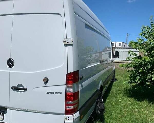 Білий Мерседес Sprinter, об'ємом двигуна 2.14 л та пробігом 335 тис. км за 27296 $, фото 2 на Automoto.ua