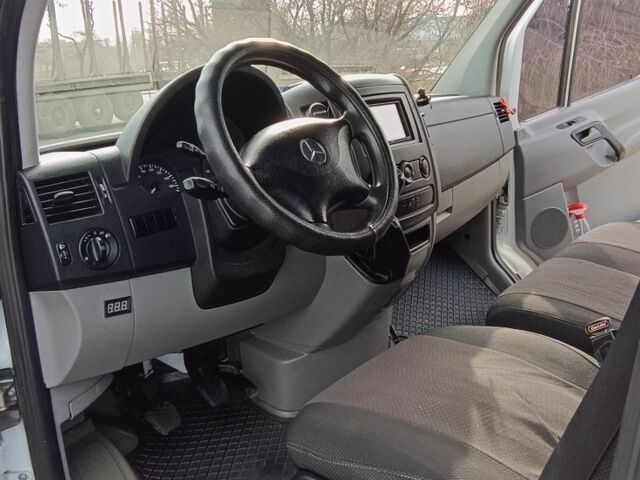 Белый Мерседес Sprinter, объемом двигателя 2.1 л и пробегом 291 тыс. км за 15500 $, фото 7 на Automoto.ua
