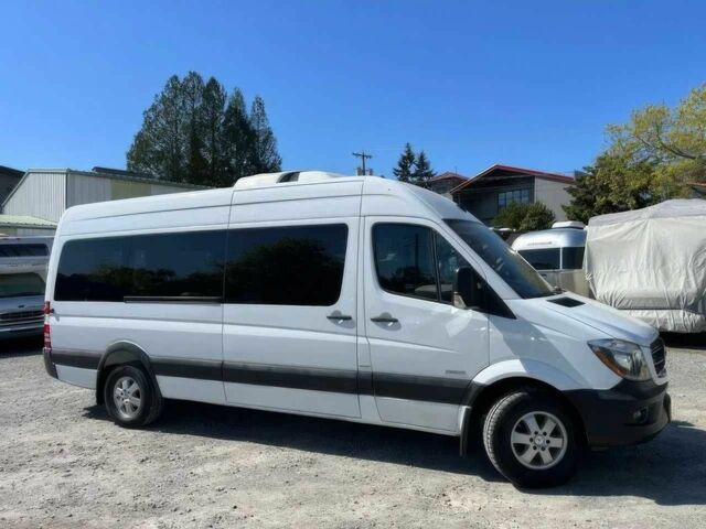 Белый Мерседес Sprinter, объемом двигателя 2 л и пробегом 119 тыс. км за 13800 $, фото 1 на Automoto.ua