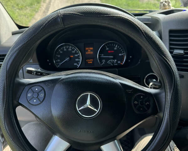 Белый Мерседес Sprinter, объемом двигателя 2.14 л и пробегом 382 тыс. км за 11500 $, фото 15 на Automoto.ua