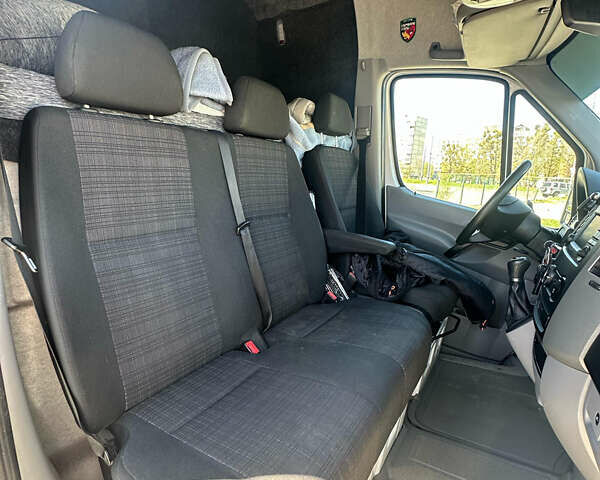 Белый Мерседес Sprinter, объемом двигателя 2.1 л и пробегом 1000 тыс. км за 19000 $, фото 6 на Automoto.ua