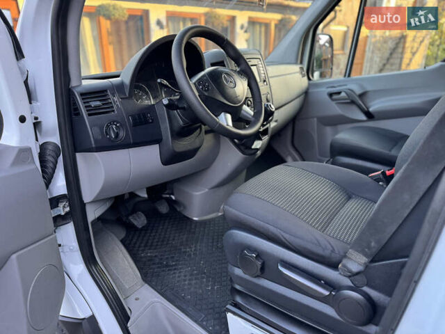 Белый Мерседес Sprinter, объемом двигателя 2.1 л и пробегом 385 тыс. км за 14999 $, фото 29 на Automoto.ua