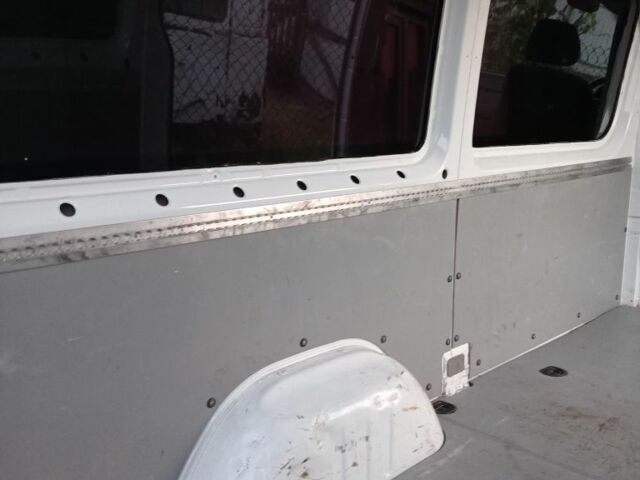 Белый Мерседес Sprinter, объемом двигателя 2.1 л и пробегом 290 тыс. км за 15400 $, фото 8 на Automoto.ua