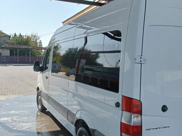 Белый Мерседес Sprinter, объемом двигателя 2.1 л и пробегом 290 тыс. км за 15400 $, фото 3 на Automoto.ua
