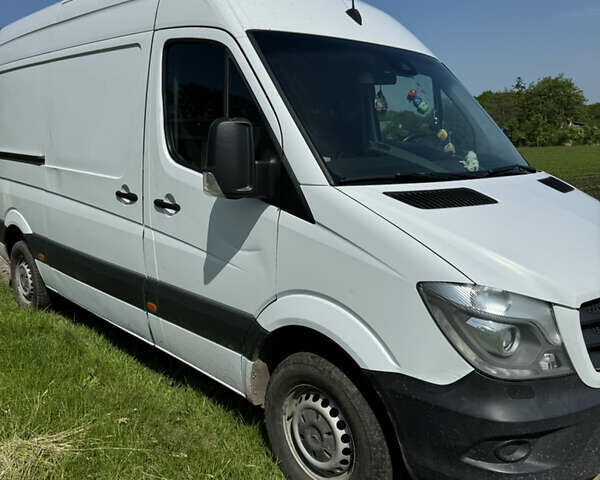 Белый Мерседес Sprinter, объемом двигателя 2.14 л и пробегом 382 тыс. км за 11500 $, фото 1 на Automoto.ua