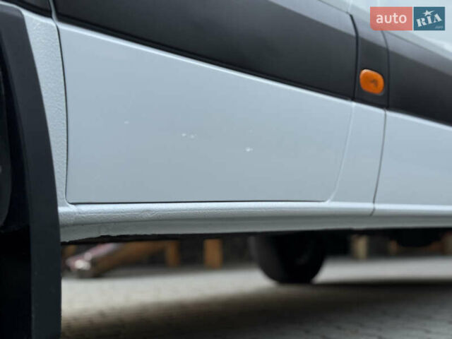 Белый Мерседес Sprinter, объемом двигателя 2.1 л и пробегом 385 тыс. км за 14999 $, фото 17 на Automoto.ua