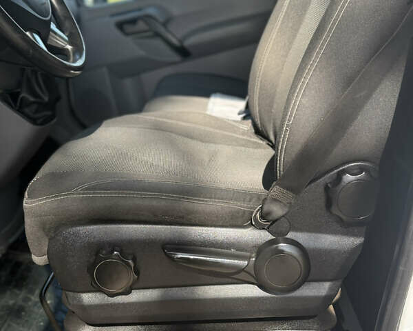 Білий Мерседес Sprinter, об'ємом двигуна 2.14 л та пробігом 396 тис. км за 14200 $, фото 14 на Automoto.ua