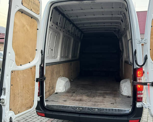 Белый Мерседес Sprinter, объемом двигателя 2.1 л и пробегом 431 тыс. км за 16499 $, фото 18 на Automoto.ua