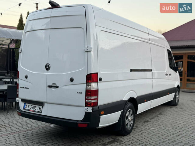 Белый Мерседес Sprinter, объемом двигателя 2.1 л и пробегом 431 тыс. км за 16499 $, фото 5 на Automoto.ua