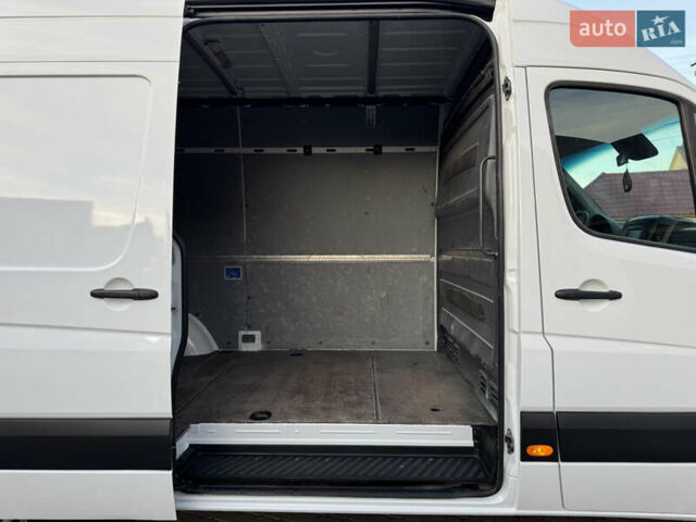 Белый Мерседес Sprinter, объемом двигателя 2.1 л и пробегом 385 тыс. км за 14999 $, фото 68 на Automoto.ua
