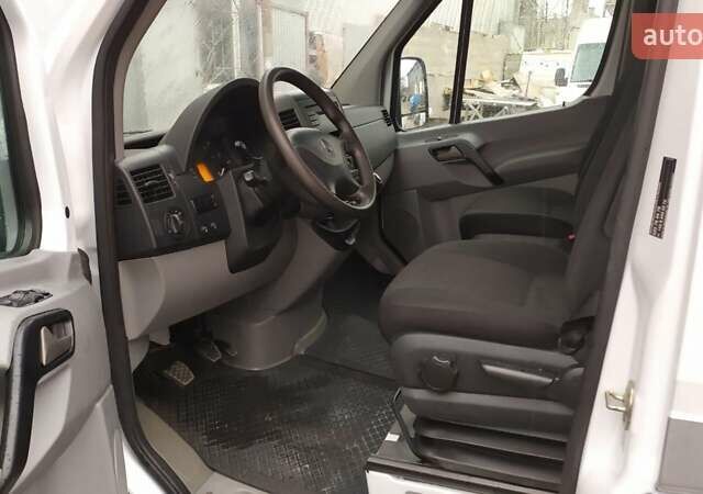 Белый Мерседес Sprinter, объемом двигателя 2.2 л и пробегом 295 тыс. км за 16750 $, фото 12 на Automoto.ua