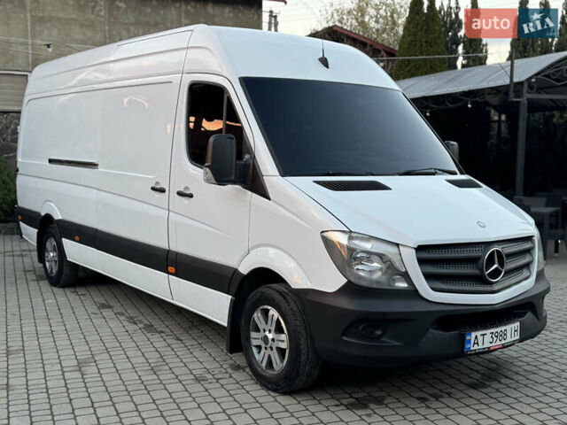 Белый Мерседес Sprinter, объемом двигателя 2.1 л и пробегом 431 тыс. км за 16499 $, фото 3 на Automoto.ua