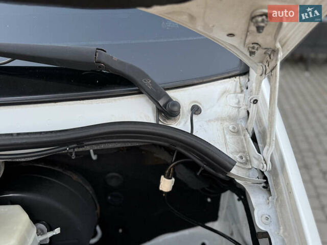 Белый Мерседес Sprinter, объемом двигателя 2.1 л и пробегом 431 тыс. км за 16499 $, фото 16 на Automoto.ua