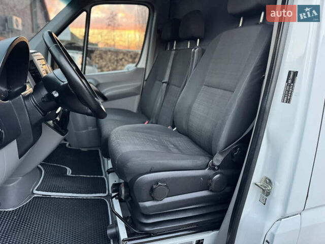 Белый Мерседес Sprinter, объемом двигателя 2.1 л и пробегом 431 тыс. км за 16499 $, фото 33 на Automoto.ua