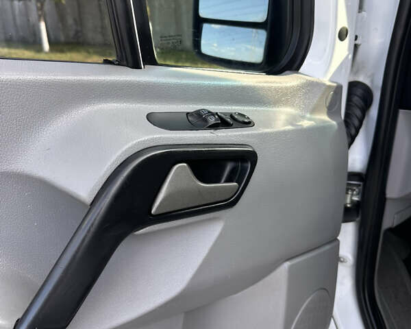 Белый Мерседес Sprinter, объемом двигателя 2.14 л и пробегом 510 тыс. км за 15500 $, фото 14 на Automoto.ua