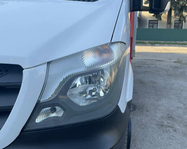 Білий Мерседес Sprinter, об'ємом двигуна 1.8 л та пробігом 600 тис. км за 16500 $, фото 31 на Automoto.ua