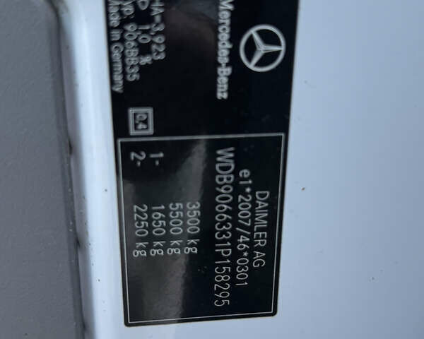 Белый Мерседес Sprinter, объемом двигателя 2.1 л и пробегом 385 тыс. км за 14999 $, фото 49 на Automoto.ua