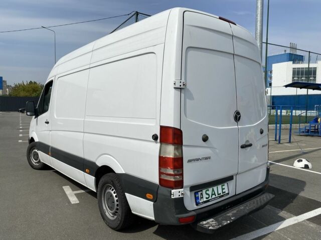 Белый Мерседес Sprinter, объемом двигателя 2.2 л и пробегом 392 тыс. км за 14441 $, фото 3 на Automoto.ua