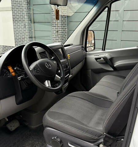 Белый Мерседес Sprinter, объемом двигателя 2.2 л и пробегом 320 тыс. км за 18500 $, фото 10 на Automoto.ua