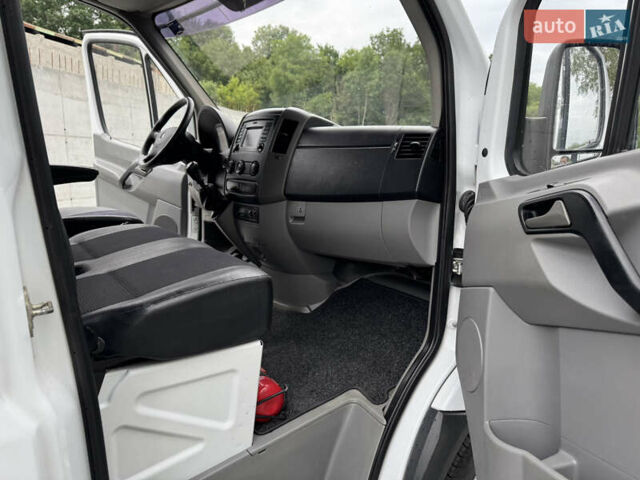 Белый Мерседес Sprinter, объемом двигателя 3 л и пробегом 245 тыс. км за 35351 $, фото 31 на Automoto.ua