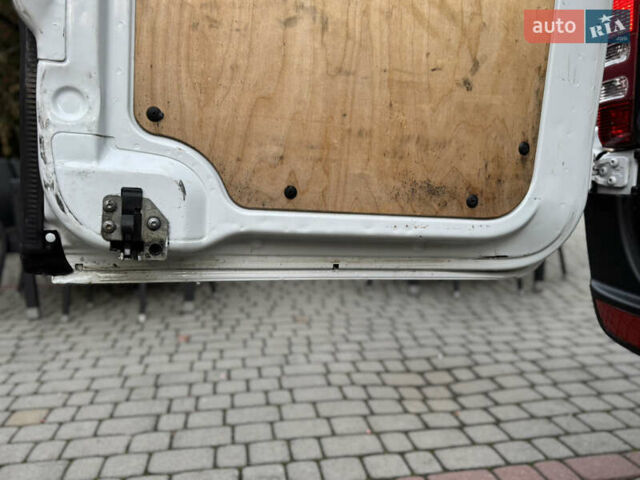 Белый Мерседес Sprinter, объемом двигателя 2.1 л и пробегом 431 тыс. км за 16499 $, фото 24 на Automoto.ua